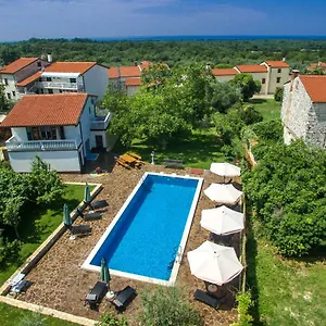 apartmani-halilovic.in-istria.net/